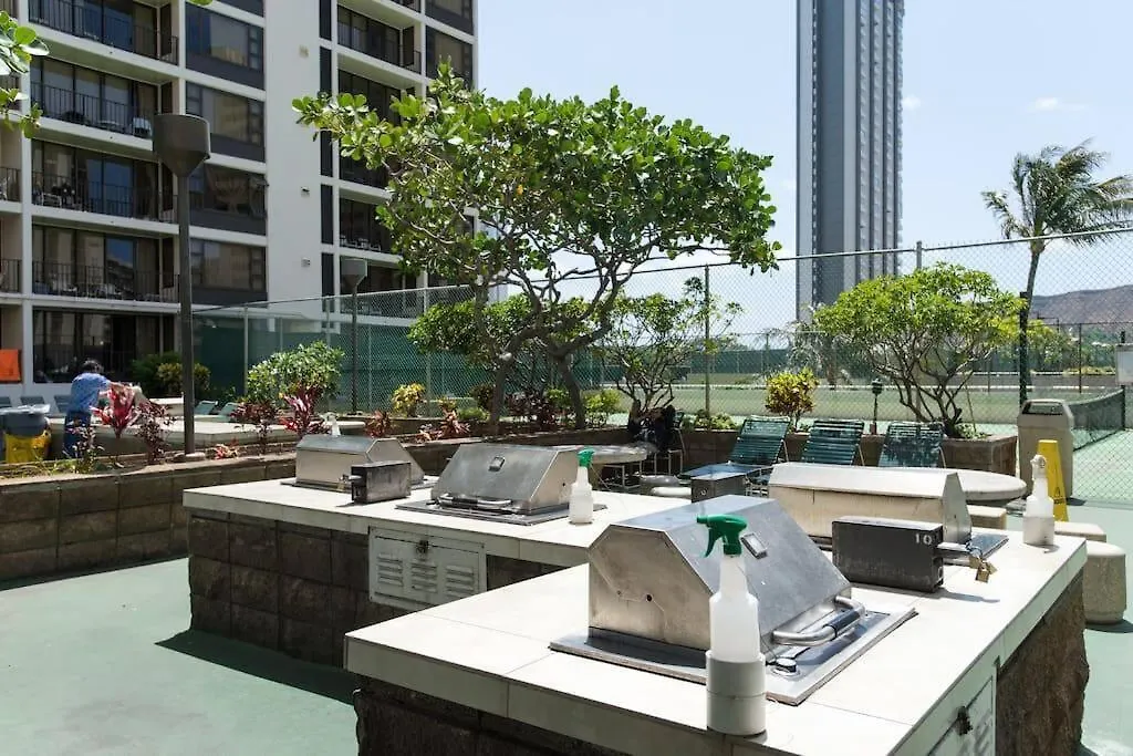 Rec Deck Suite, 1 Bed Condo + Free Parking Honolulu Apartment