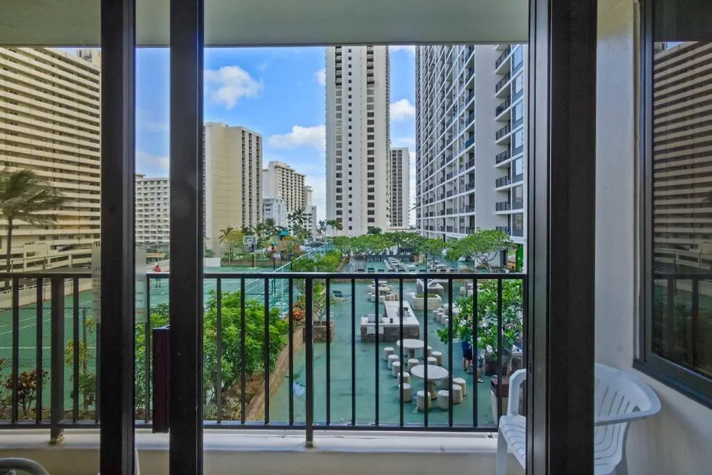 Rec Deck Suite, 1 Bed Condo + Free Parking Honolulu Apartment